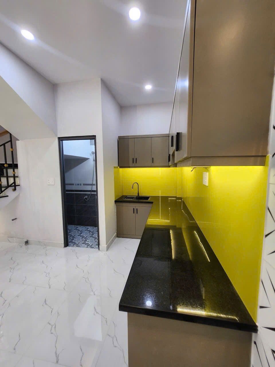 CHỦ NỢ NGÂN HÀNG CẦN BÁN GẤP NHÀ BỜ KINH T14, BÌNH CHÁNH, 60M2, GIÁ 900TRIỆU, SHR - Ảnh 2