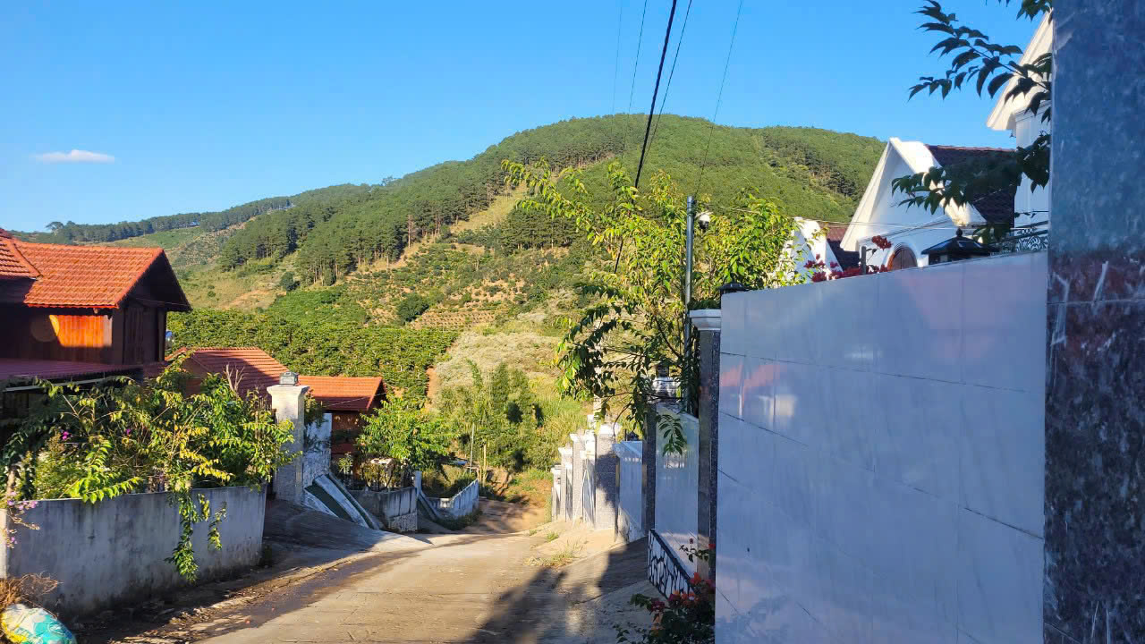 BÁN NHÀ SÂN VƯỜN THÔN 2 MÊ LINH LÂM HÀ - CÁCH CAFE MÊ LINH 1.5KM, ĐÀ LẠT 10KM - SỔ HỒNG TRAO TAY - Ảnh 2
