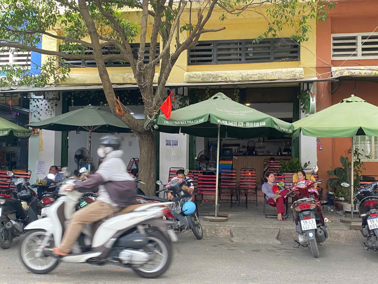 SANG QUÁN CAFE ĐANG HOẠT ĐỘNG TỐT - MẶT TIỀN ĐẸP QUẬN 8 - Ảnh 2
