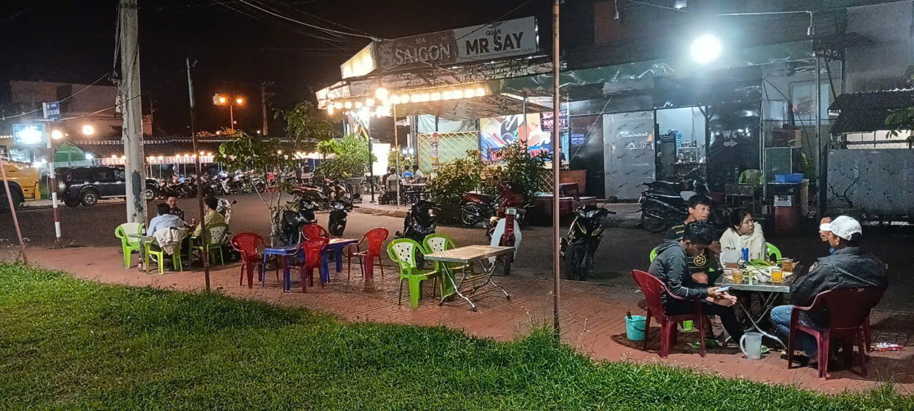 CẦN SANG NHƯỢNG QUÁN NHẬU - VỊ TRÍ ĐẸP - CÓ PHÒNG Ở - Ảnh 1