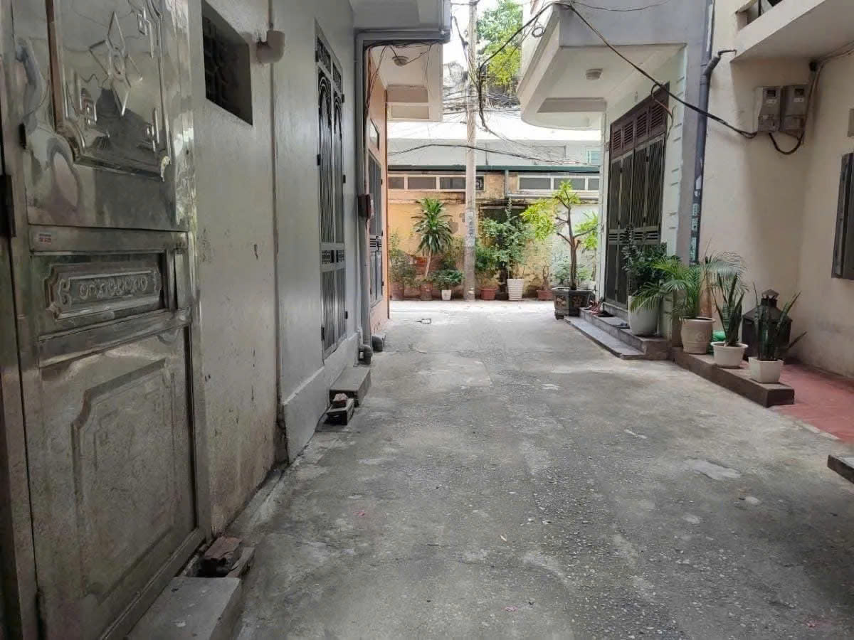 Bán Nhà Chùa Láng 26/32m2. 4 tầng. mặt tiền 3.2. giá 8.8 tỷ Đống Đa Hà Nội - Ảnh 1