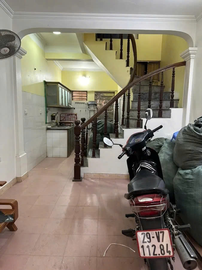 Bán Nhà Chùa Láng 26/32m2. 4 tầng. mặt tiền 3.2. giá 8.8 tỷ Đống Đa Hà Nội - Ảnh 2