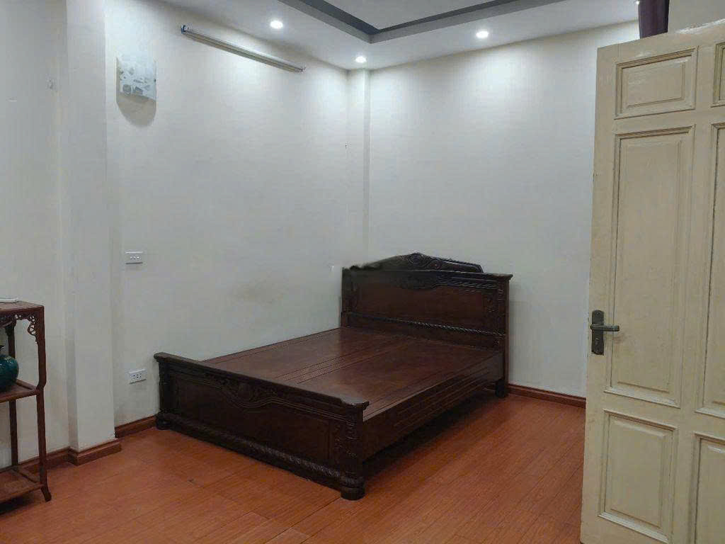 Cho thuê nhà riêng ngõ 139 Nguyễn Ngọc Vũ - Cầu Giấy 42m x 5T giá 20TR, ở và kinh doanh - Ảnh 1