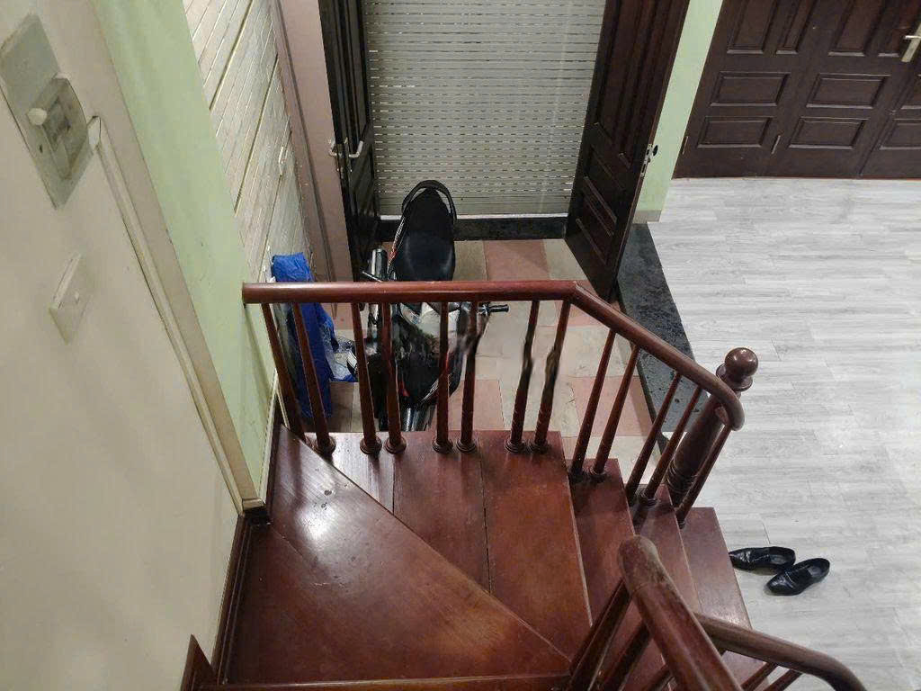 Cho thuê nhà riêng ngõ 139 Nguyễn Ngọc Vũ - Cầu Giấy 42m x 5T giá 20TR, ở và kinh doanh - Ảnh 3