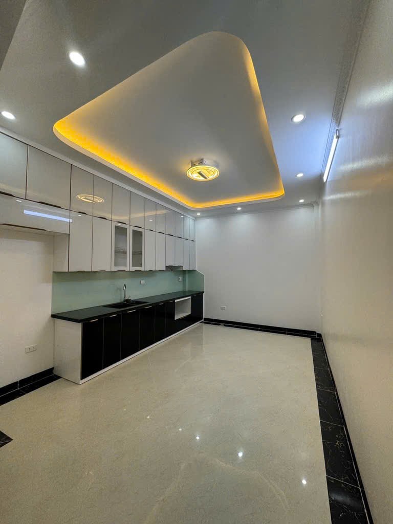 Nhà đẹp Tây hồ, ba bước ra chợ hoa Quảng Bá, hiếm trong khu vực - Ảnh 2