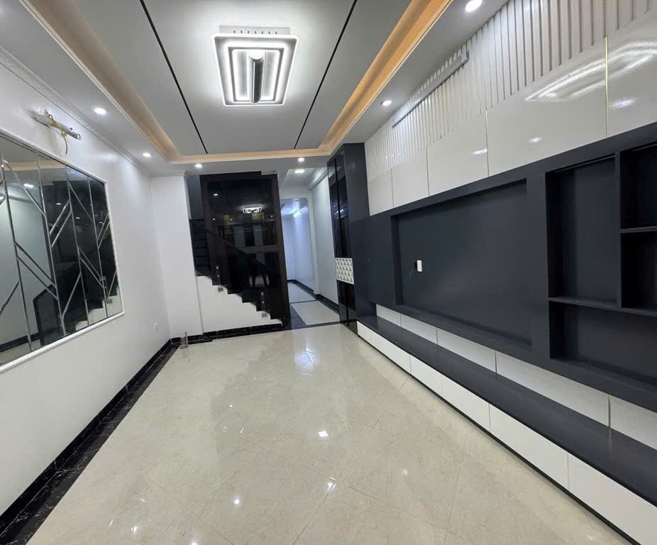 Nhà đẹp Tây hồ, ba bước ra chợ hoa Quảng Bá, hiếm trong khu vực - Ảnh 1