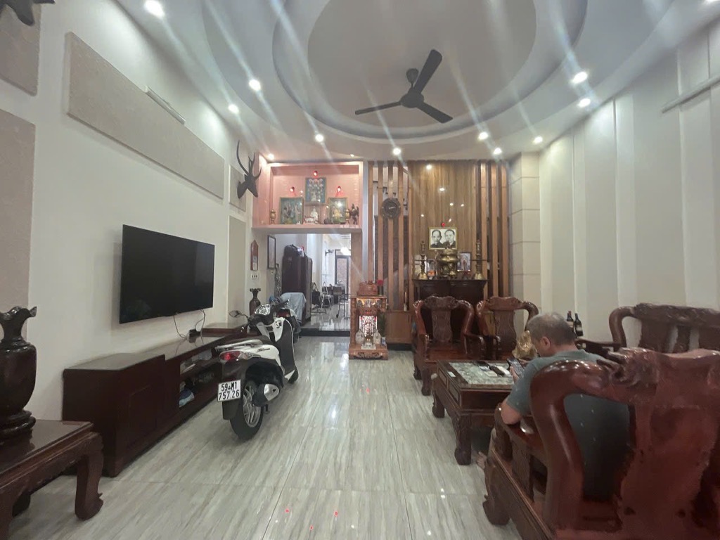 Mặt tiền chợ Bùi Minh Trực ngang 6x23 xây dựng 4 tầng chỉ 15 tỷ 3 - Ảnh 1
