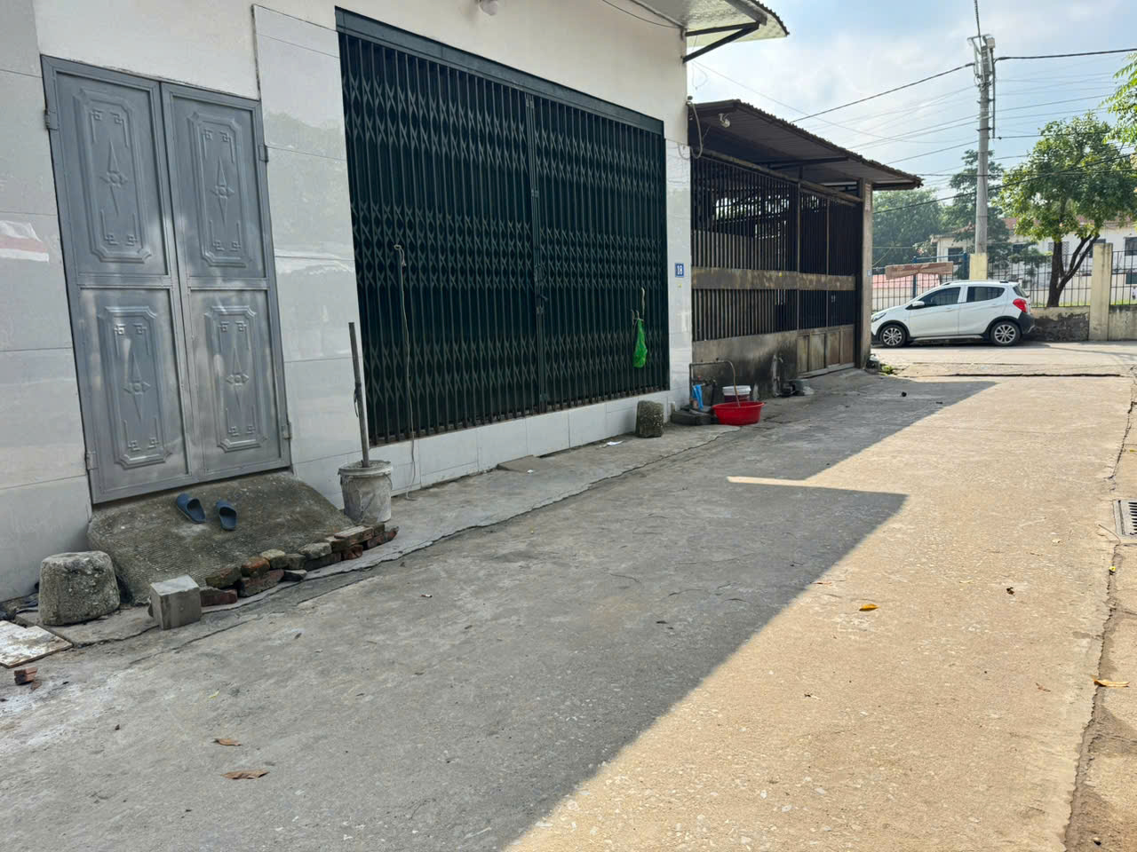 Bán đất tặng nhà C4, thôn Lâm Hộ, Thanh Lâm, Mê Linh. Đường thông, oto đỗ cực đẹp - Ảnh 1