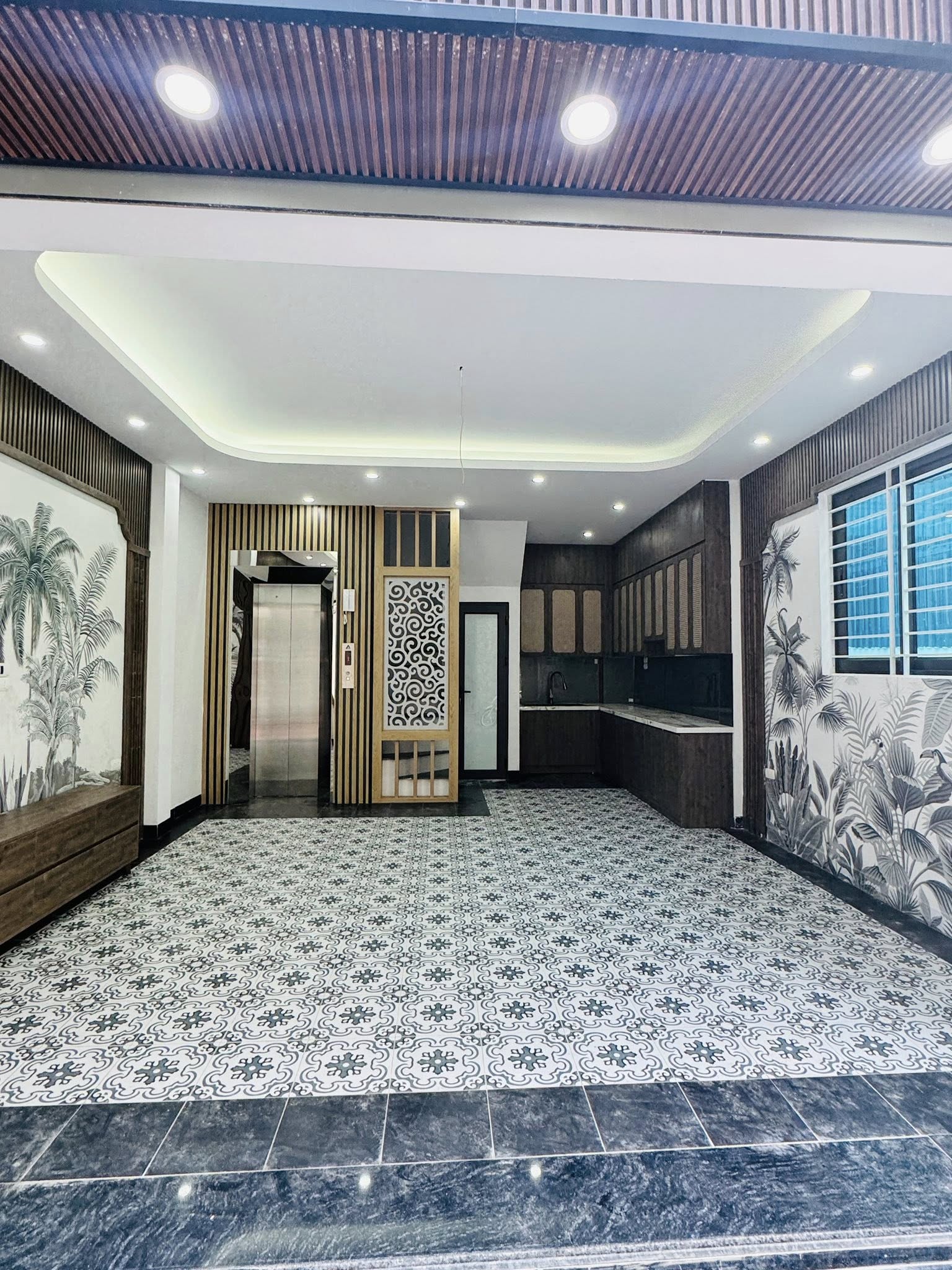 Gấp. Bán Nhanh Nhà Phố Ngô Gia Tự 40m2 6T Thang Máy, Ô Tô Vào Nhà, Lô Góc 8.X Tỷ - Ảnh chính
