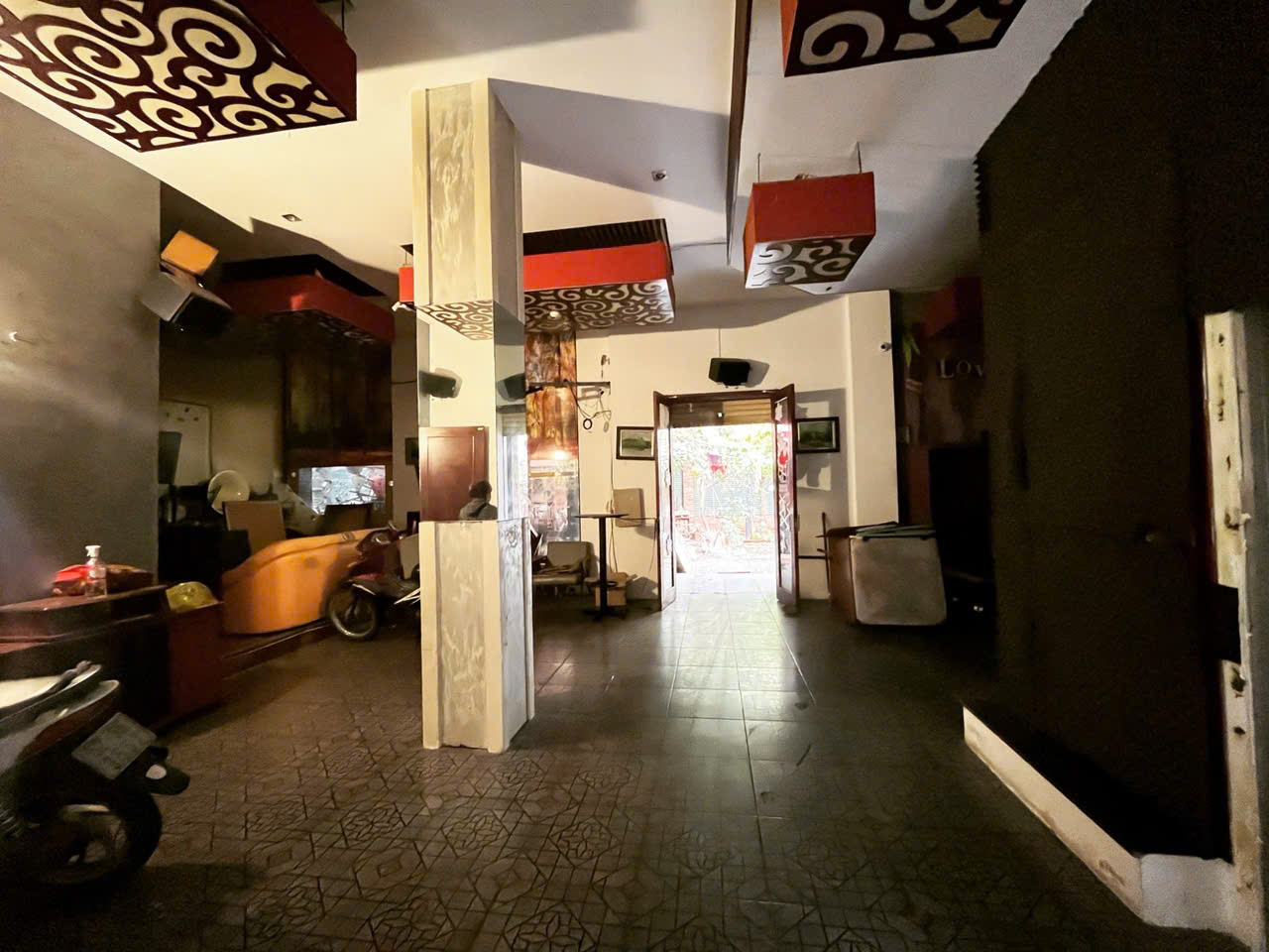 Bán nhà mặt tiền 420m² đường Nguyễn Thiện Thuật, Bình Thạnh – biệt thự cổ điển, giảm giá mạnh còn - Ảnh 2