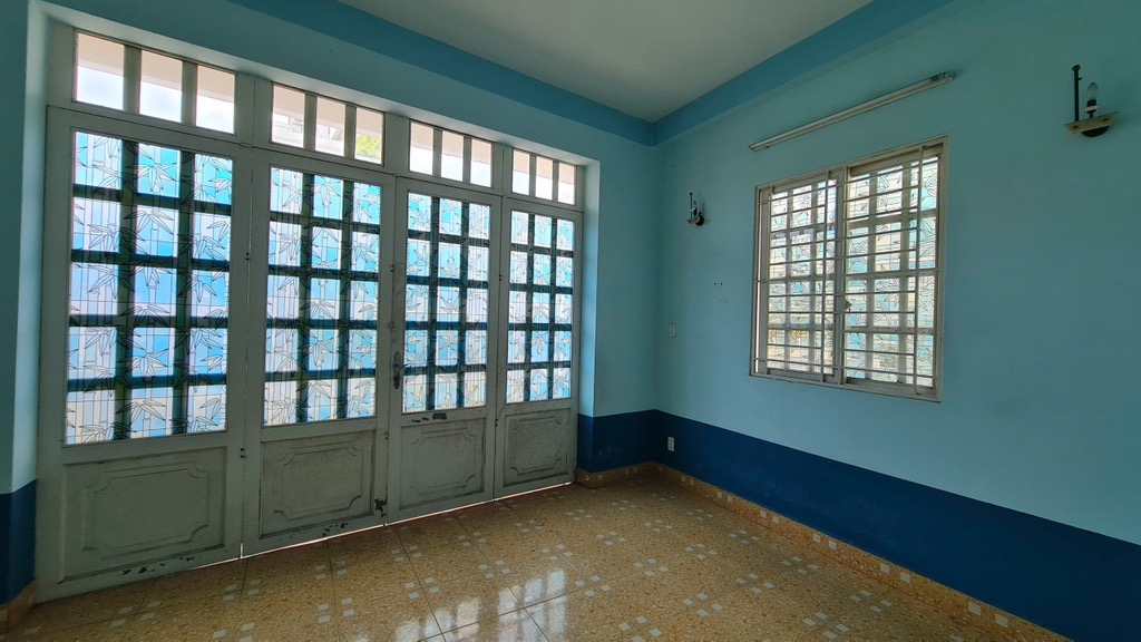 Bán nhà mặt tiền bến Bình Đông ngang 5m chỉ 10 tỷ - Ảnh 2