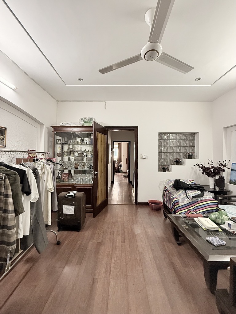 Kiến trúc Gothic giữa lòng Phường 2 Tân Bình - 75m2, 4 tầng, Riêng một góc trời Sân Bay. - Ảnh 3