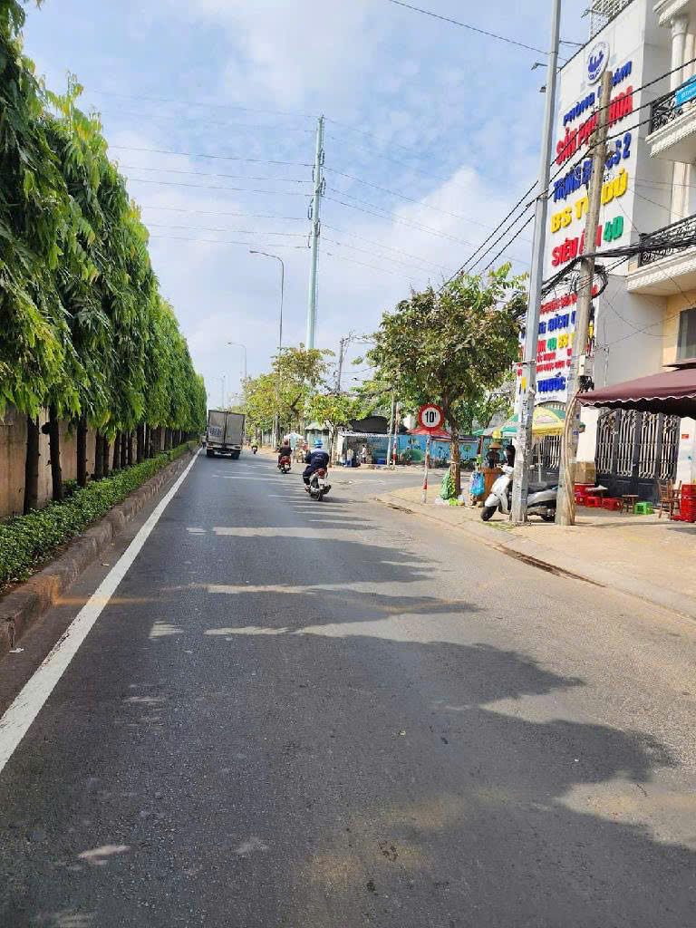 Bán nhà phố 3 tầng khu kinh doanh Hà Huy Giáp Q12 ngang 4.5m 99m2 sát Gò Vấp chỉ 9.8 tỷ. - Ảnh 1