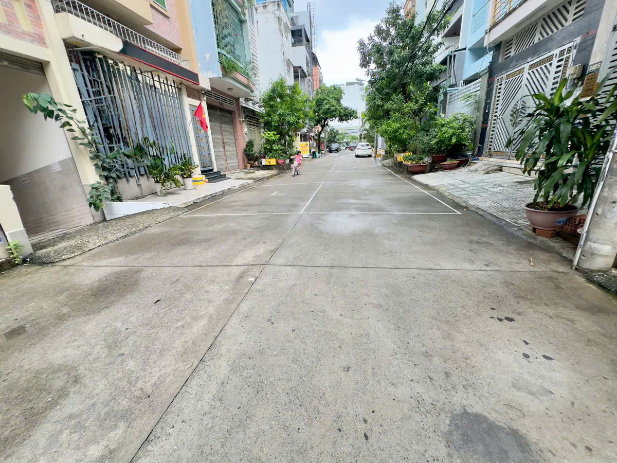 Bán nhà phố 3 tầng khu kinh doanh Hà Huy Giáp Q12 ngang 4.5m 99m2 sát Gò Vấp chỉ 9.8 tỷ. - Ảnh 2