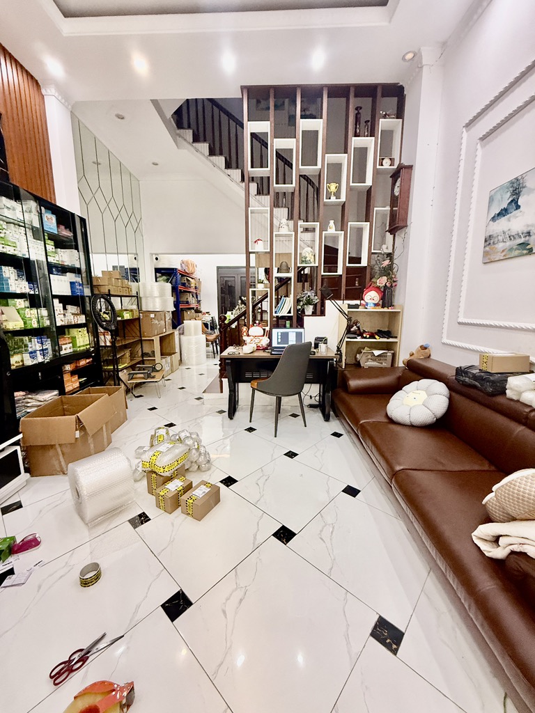 Bán nhà phố Thanh Nhàn, ngõ thông ra Hồng Mai, hàng xóm thân thiện chủ nhiệt bán 62m2 giá 10.5 tỷ - Ảnh chính