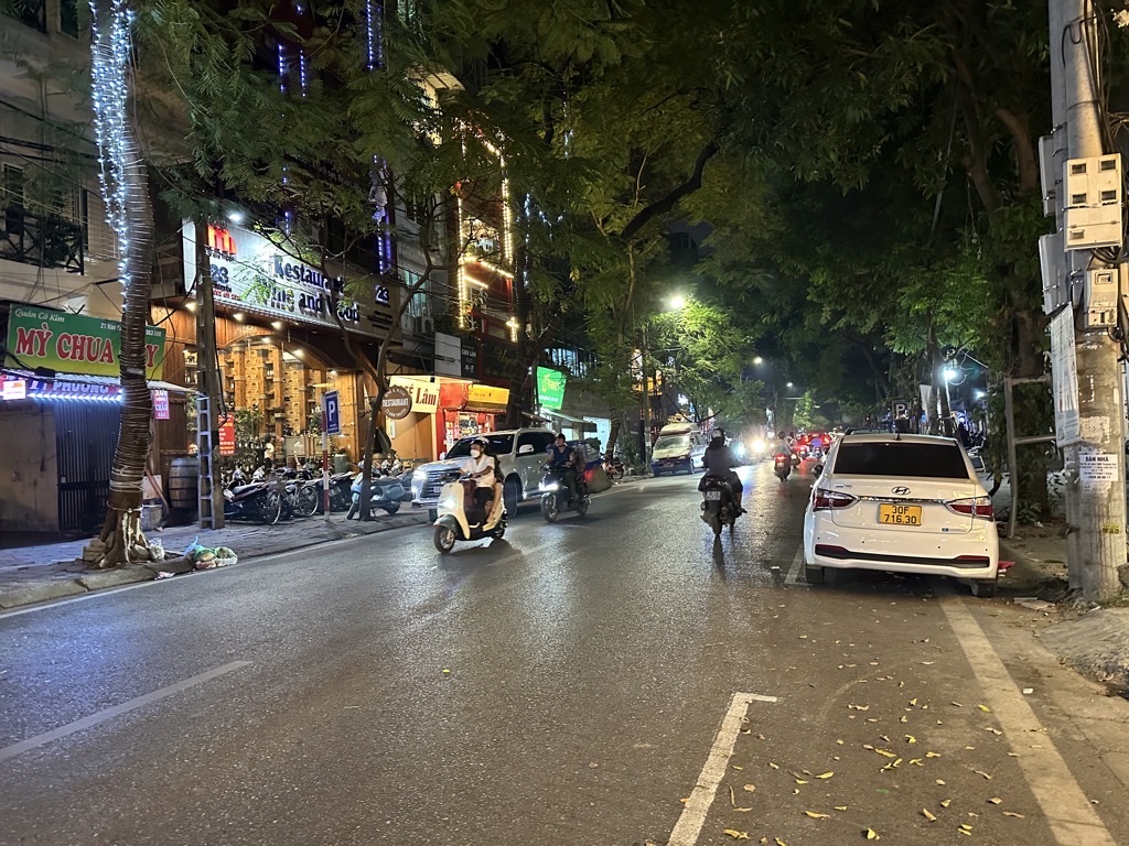Bán mảnh đất phố Hàn Thuyên 275m Mặt Tiền 12m vỉa hè 5m 135 tỷ - Ảnh chính
