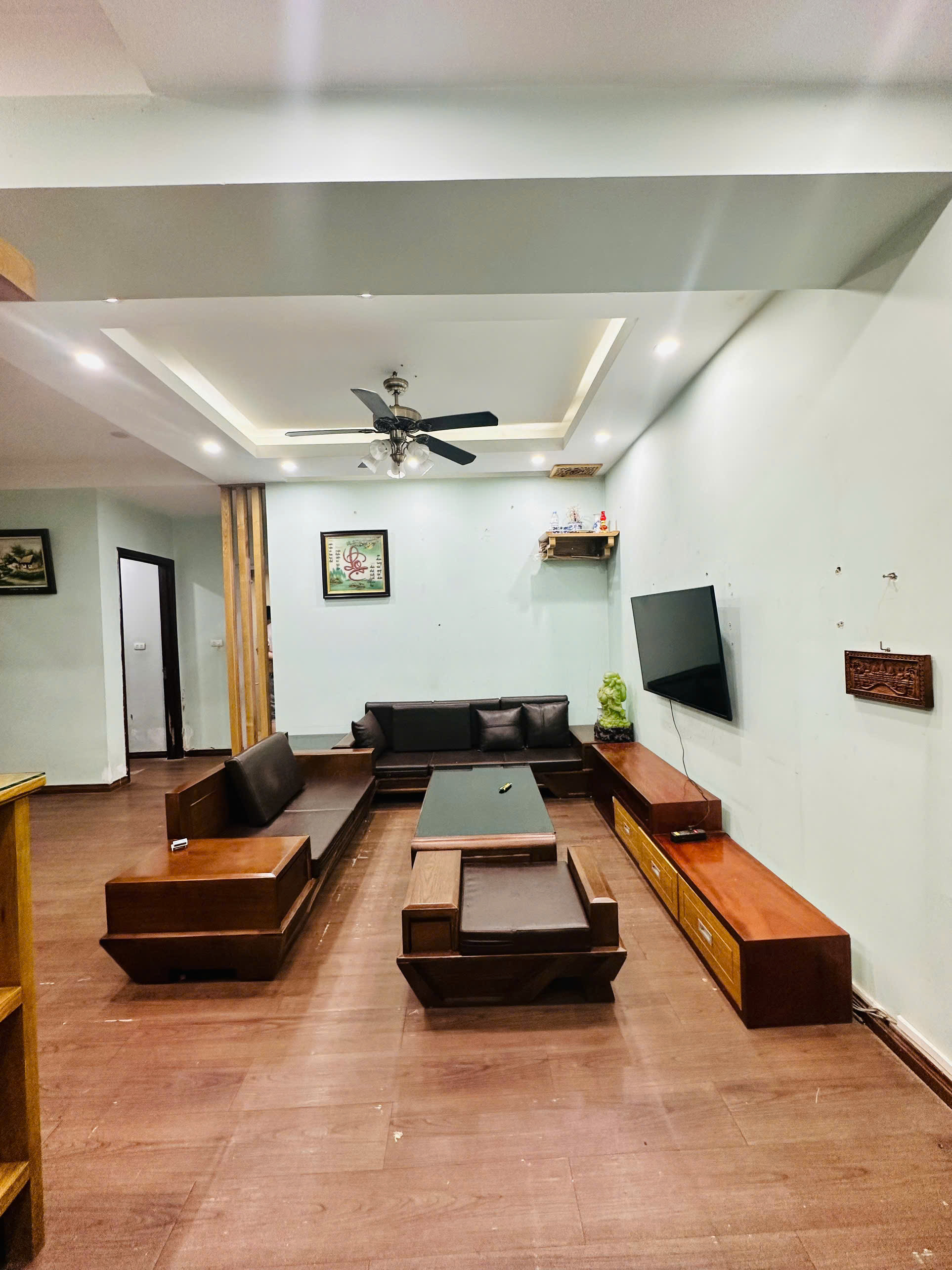 Bán căn hộ chung cư VP3 Linh Đàm, Hoàng Mai, sổ đỏ, 93m2 3 ngủ view hồ 5.55 tỷ - Ảnh chính