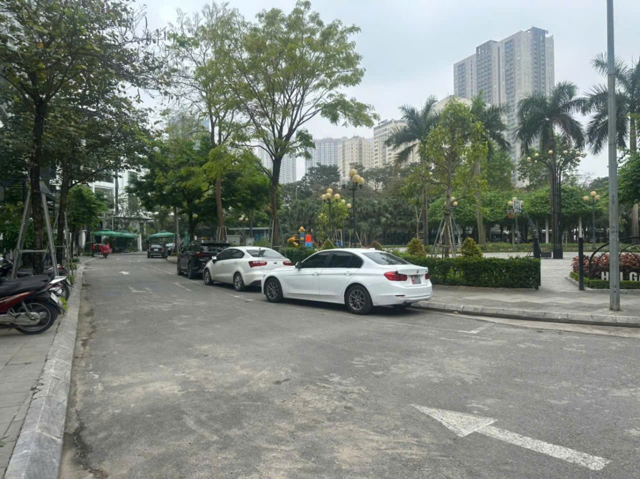 Bán biệt thự khu VIP phường Trung Hòa, Cầu Giấy 161m2 5 tầng, MT 7.7m, 53 tỷ - Ảnh 1