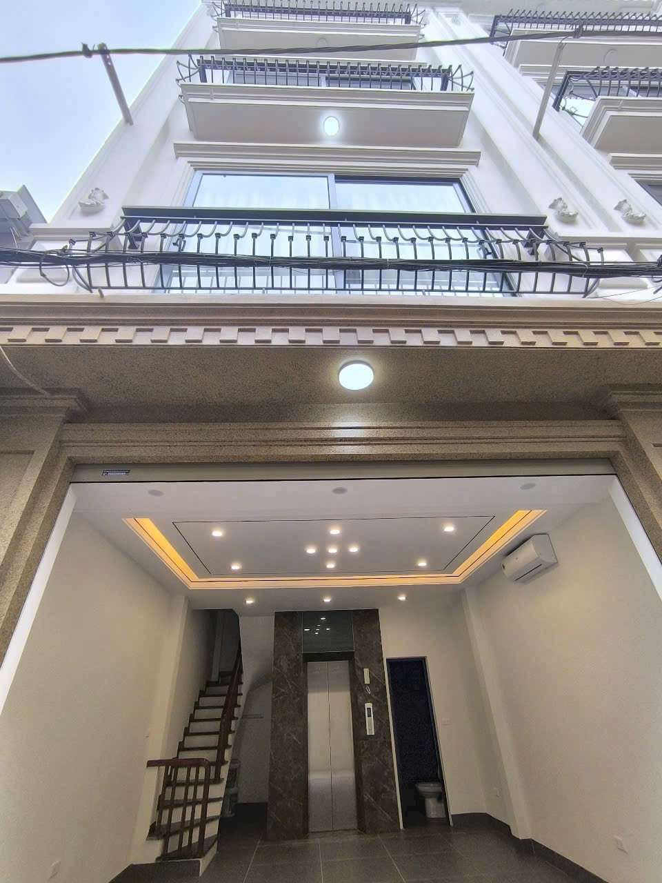 BÁN NHÀ MỚI XÂY – 6 TẦNG THANG MÁY – PHỐ TRẠM, LONG BIÊN – GIÁ CHỈ 10 TỶ - Ảnh chính