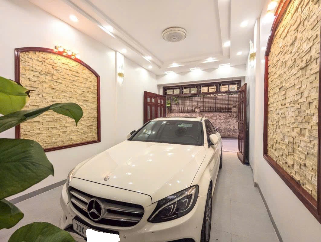 Bán tòa nhà 7 tầng, view hồ tại Hoàng Văn Thái, Thanh Xuân 65m2 giá chỉ 23.8 tỷ - Ảnh chính