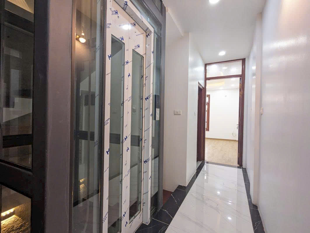 Bán tòa nhà 7 tầng, view hồ tại Hoàng Văn Thái, Thanh Xuân 65m2 giá chỉ 23.8 tỷ - Ảnh 4
