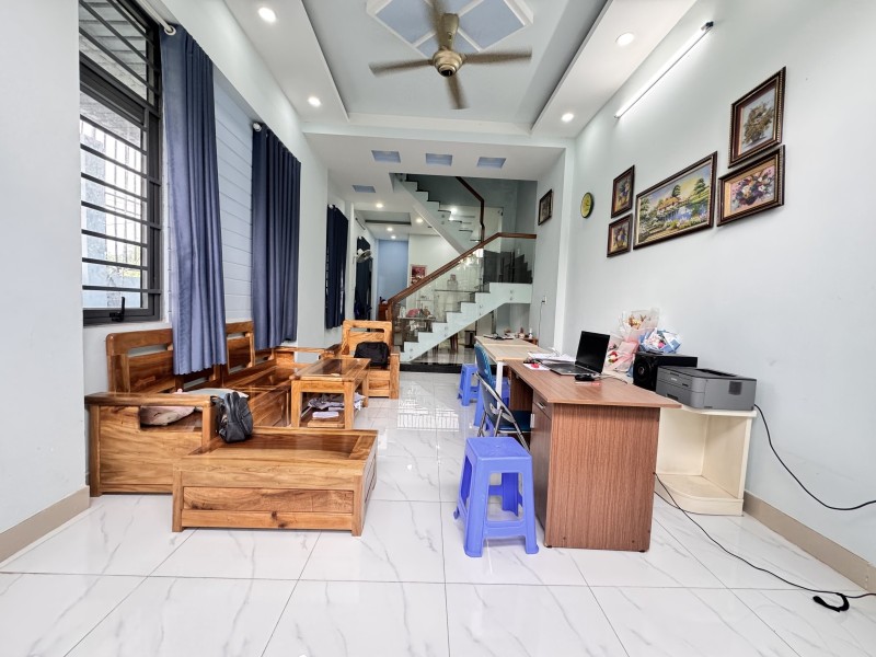 Bán nhà 3 tầng, 81m², 4PN, 4WC, Linh Đông, Thủ Đức - 7.6 tỷ - Ảnh chính