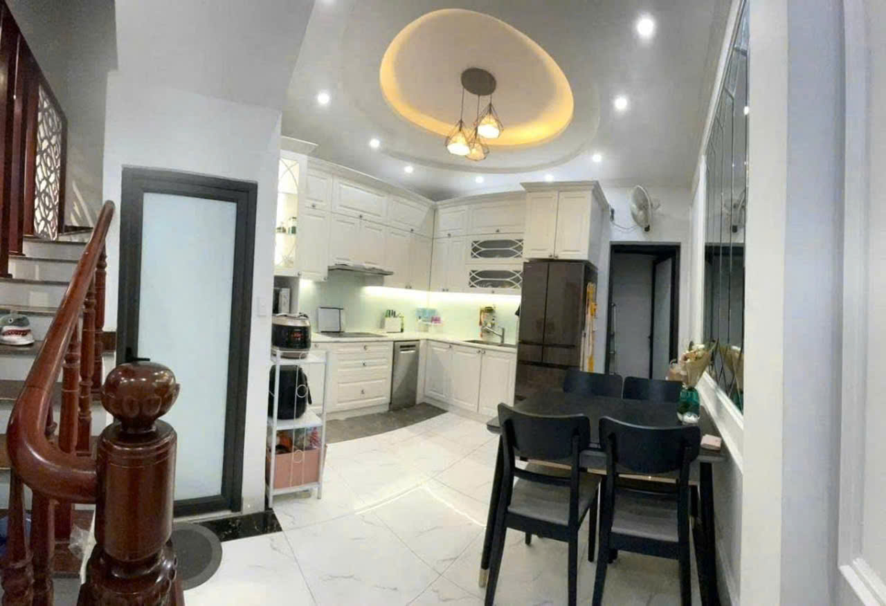 Bán phân lô cán bộ 4 tầng, 44m2 phố Thái Hà, quận Đống Đa, gara ô tô, giá chỉ nhỉnh 14 tỷ - Ảnh chính