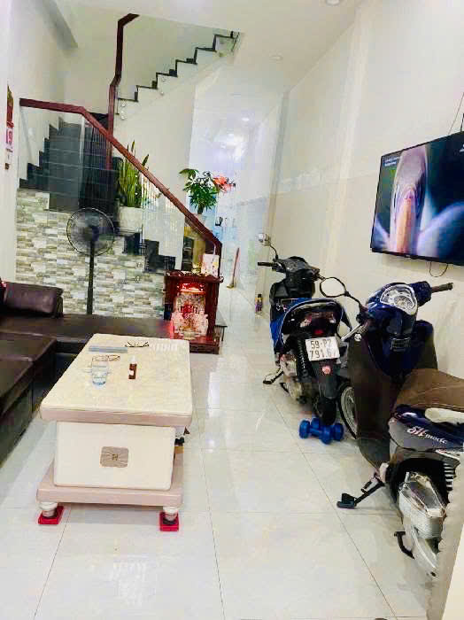 Bán nhà hẻm xe hơi, 1 trục thẳng chợ Tân Trụ, Nguyễn Sỹ Sách, P.15, Tân Bình , chỉ hơn 4 tỷ thương - Ảnh 1