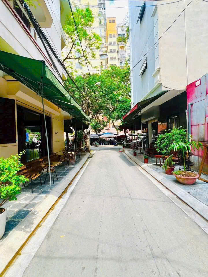 TRẦN QUÝ KIÊN, PHÂN LÔ, VỈA HÈ KINH DOANH SẦM UẤT, THOÁNG TRƯỚC SAU, MUA LÀ LÃI - Ảnh chính