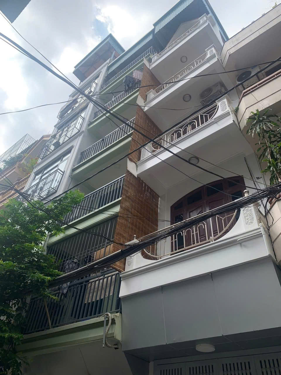 TRẦN QUÝ KIÊN, PHÂN LÔ, VỈA HÈ KINH DOANH SẦM UẤT, THOÁNG TRƯỚC SAU, MUA LÀ LÃI - Ảnh 1