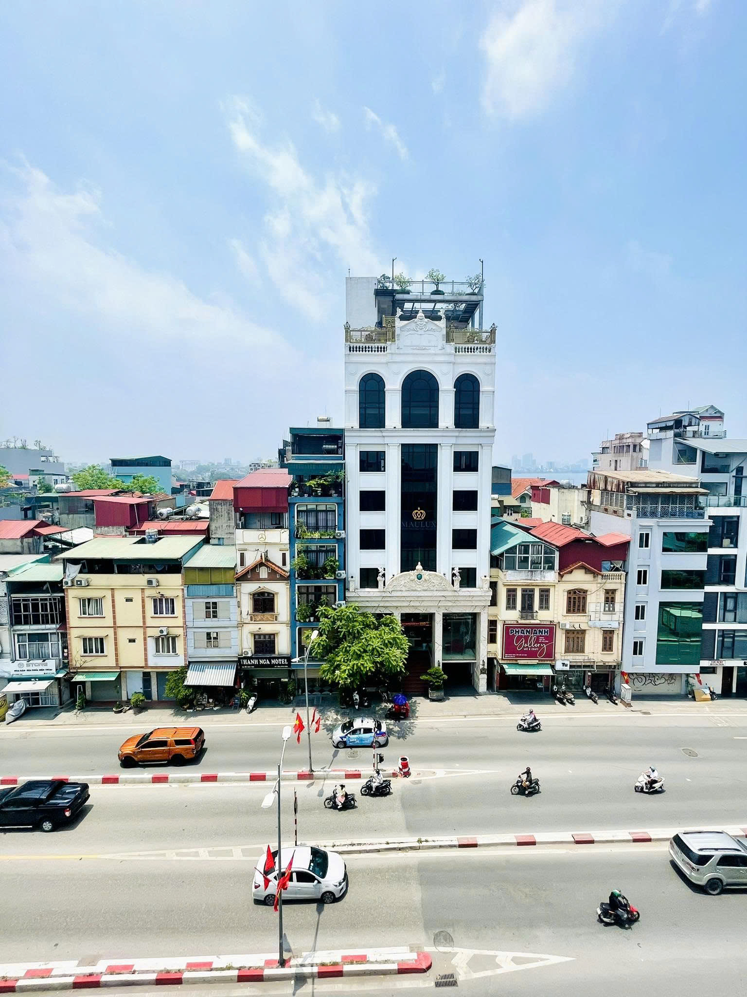 Bán nhà Nghi Tàm mặt phố 40m 7 tầng thang máy, ô tô đỗ cửa, giá 19 tỷ – kinh doanh, cho thuê cực tốt - Ảnh chính