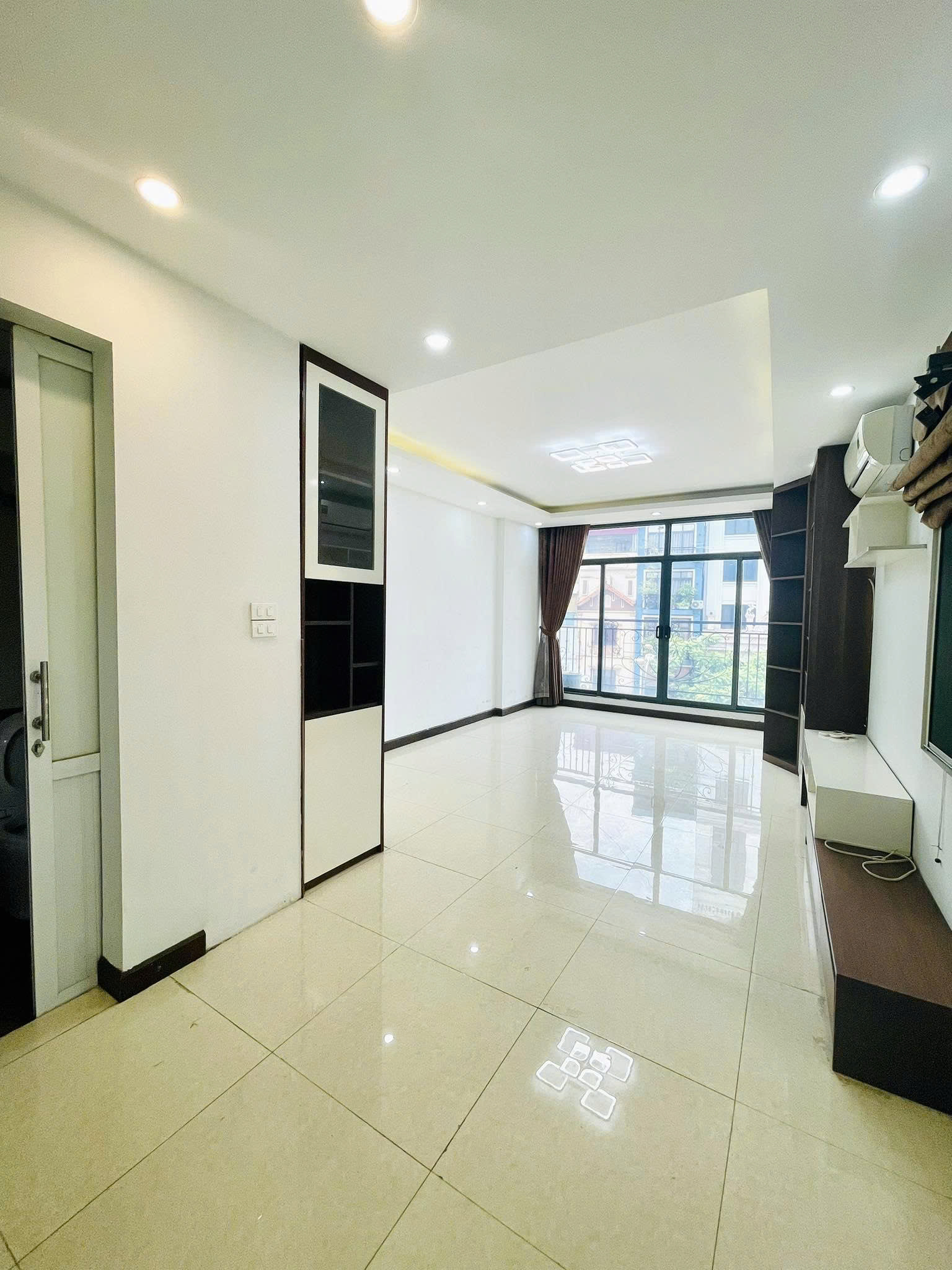 Bán nhà Nghi Tàm mặt phố 40m 7 tầng thang máy, ô tô đỗ cửa, giá 19 tỷ – kinh doanh, cho thuê cực tốt - Ảnh 1