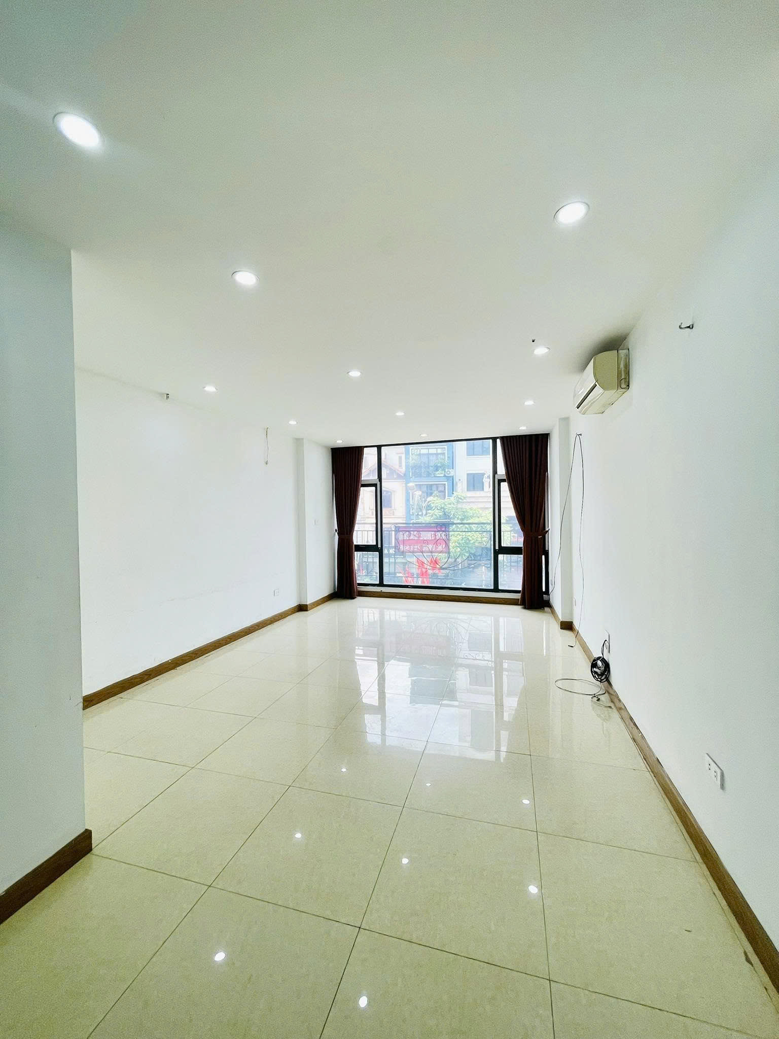 Bán nhà Nghi Tàm mặt phố 40m 7 tầng thang máy, ô tô đỗ cửa, giá 19 tỷ – kinh doanh, cho thuê cực tốt - Ảnh 2