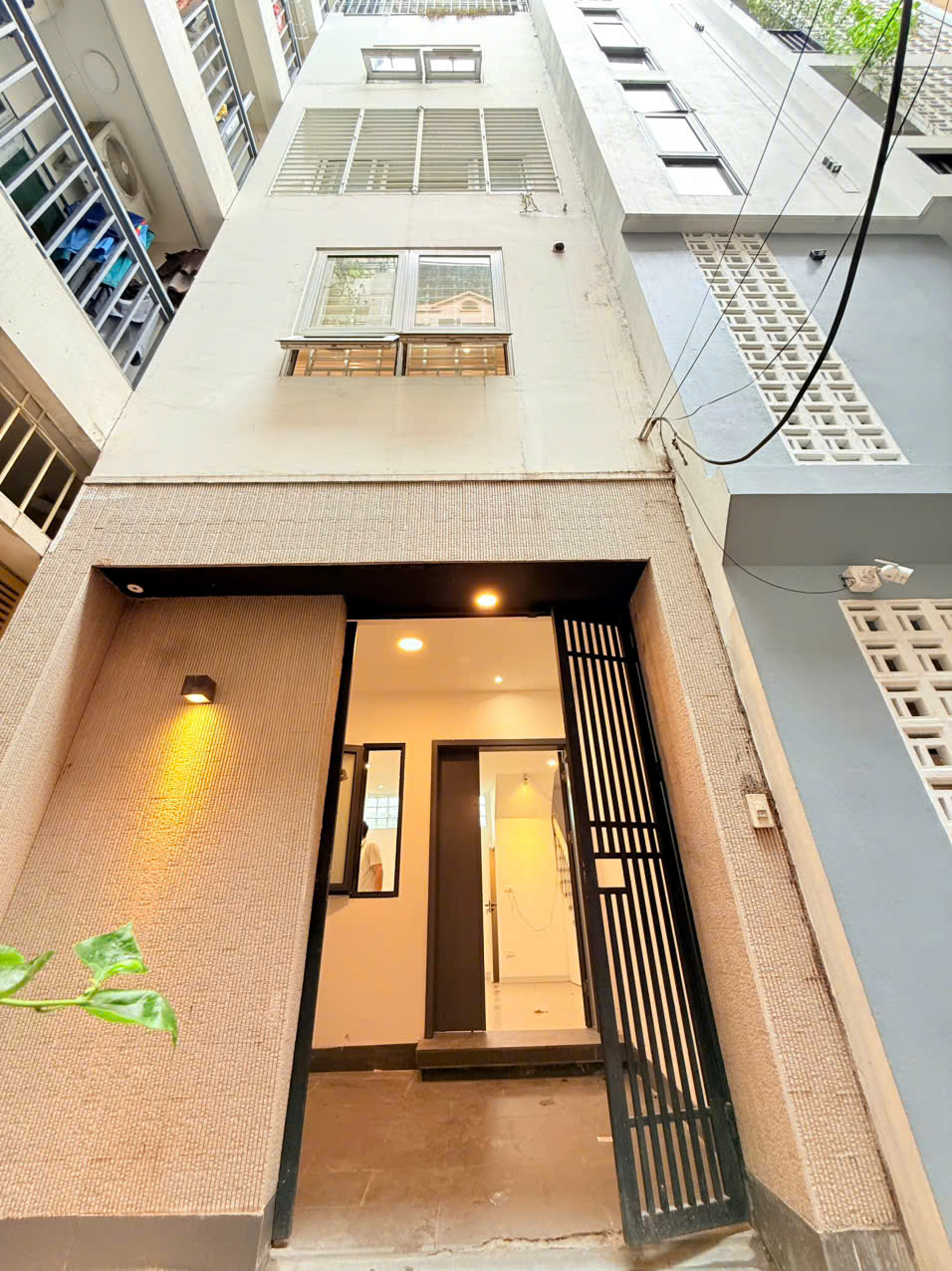 Đầu tư siêu lời: Nhà Hoàng Hoa Thám 30 m² – 4 tầng – giá 8,65 tỷ –cho thuê hoặc ở cực ổn- 5m ra ô tô - Ảnh chính