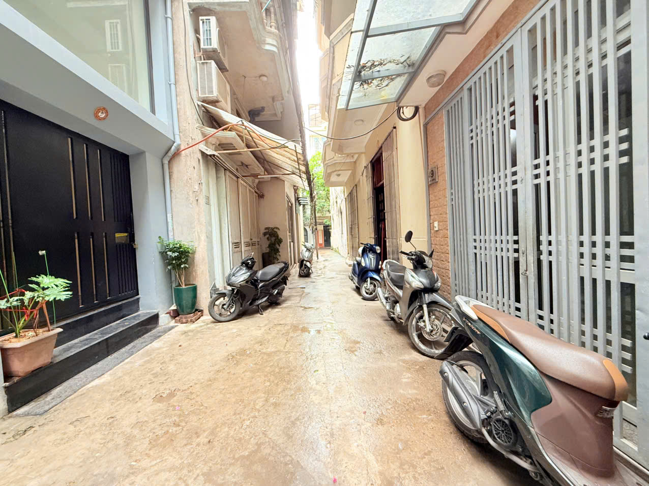 Đầu tư siêu lời: Nhà Hoàng Hoa Thám 30 m² – 4 tầng – giá 8,65 tỷ –cho thuê hoặc ở cực ổn- 5m ra ô tô - Ảnh 1