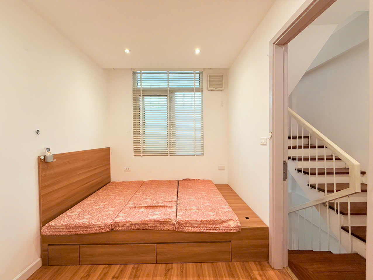 Đầu tư siêu lời: Nhà Hoàng Hoa Thám 30 m² – 4 tầng – giá 8,65 tỷ –cho thuê hoặc ở cực ổn- 5m ra ô tô - Ảnh 2