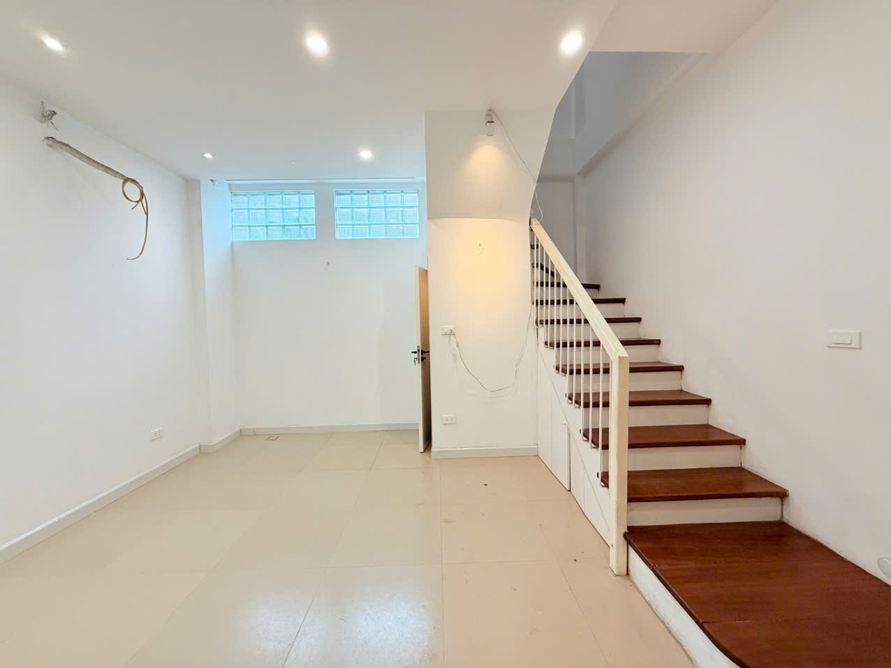 Đầu tư siêu lời: Nhà Hoàng Hoa Thám 30 m² – 4 tầng – giá 8,65 tỷ –cho thuê hoặc ở cực ổn- 5m ra ô tô - Ảnh 3