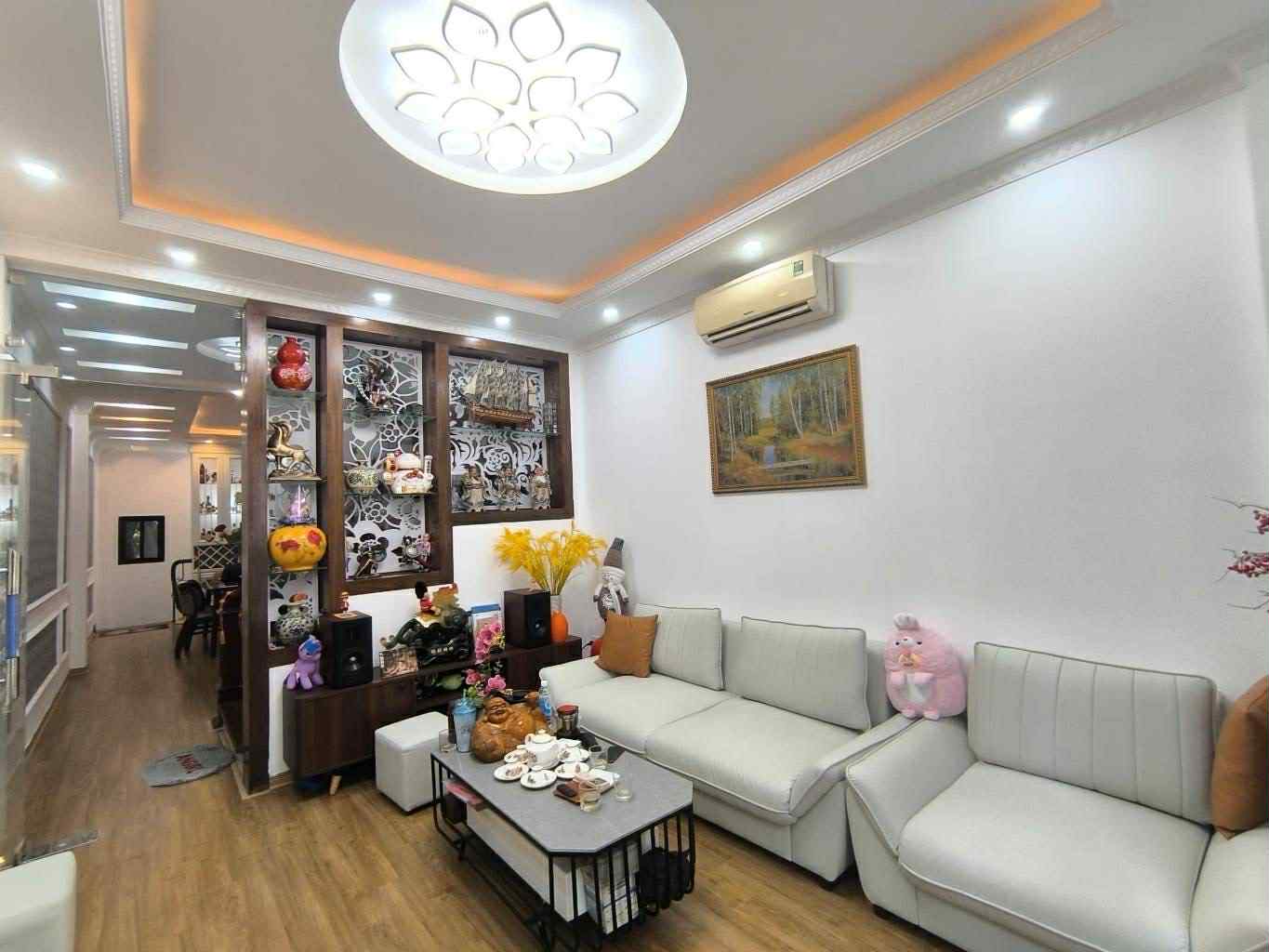 nhà đẹp Cổ Linh, 50m x 5 tầng, gara 2 ôtô, ngõ thông, đón đầu cầu Trần Hưng Đạo - Ảnh 2