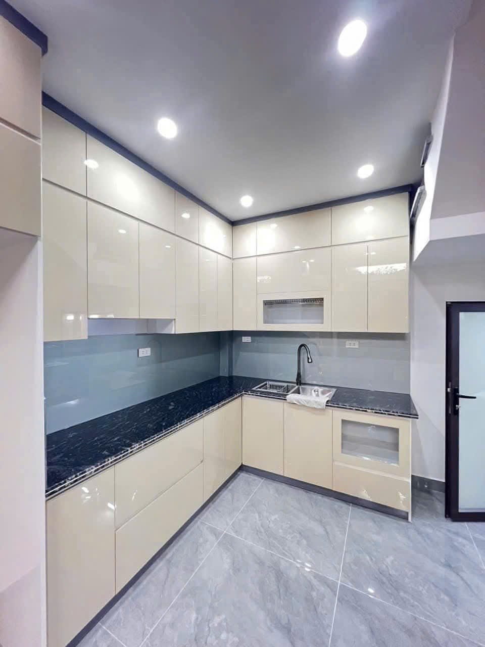 Bán Nhà Mới Xây Độc Lập Hải Phòng – Sân Cổng Rộng, Gần Đường Lê Lợi – Giá Chỉ 3 Tỷ 690 Triệu - Ảnh 1