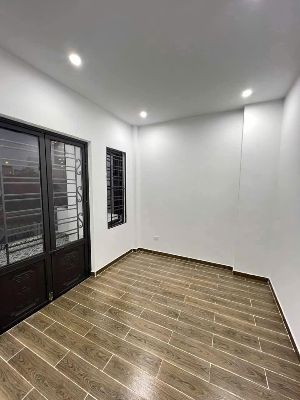 Bán Nhà Mới Xây Độc Lập Hải Phòng – Sân Cổng Rộng, Gần Đường Lê Lợi – Giá Chỉ 3 Tỷ 690 Triệu - Ảnh 3