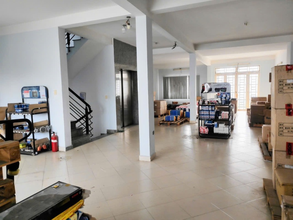 Bán nhà mặt tiền Lê Bôi 9x16 xây dựng 7 tầng chỉ 23 tỷ 5 - Ảnh 1