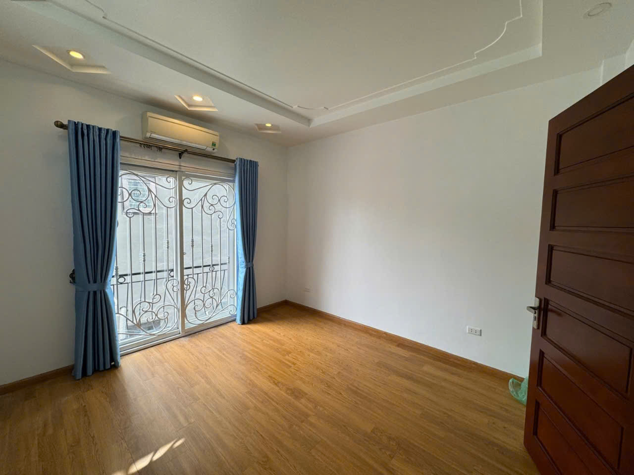 🏡🏡 BÁN NHÀ NGỌC THỤY - LONG BIÊN<br>💥 4 PHÒNG NGỦ - ĐỦ CÔNG NĂNG - SỔ NỞ HẬU TÀI LỘC<br><br>📐 Diện - Ảnh 2