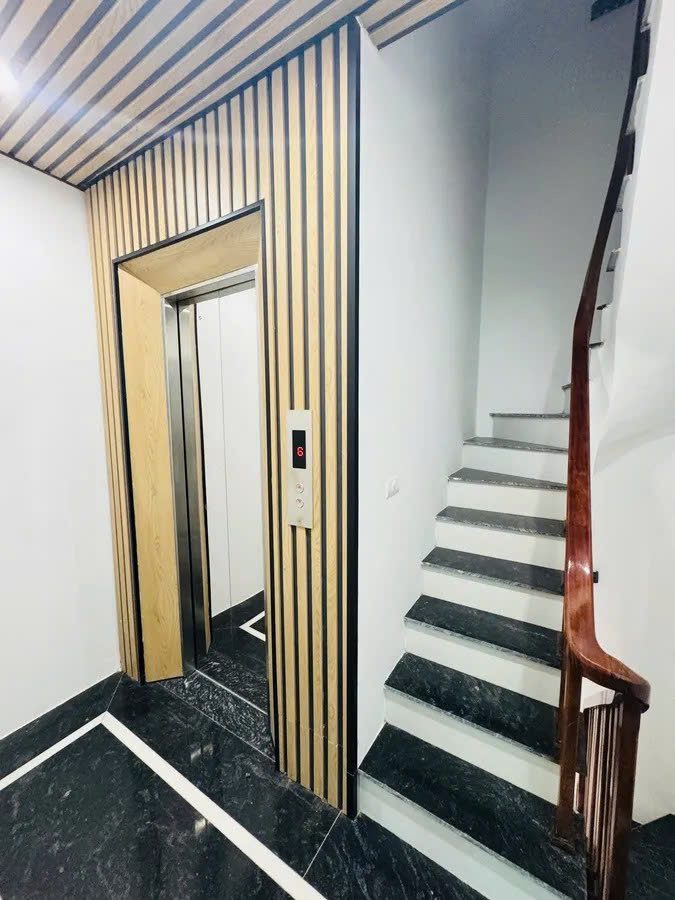 NHÀ MÓI ĐẸP Ô TÔ VÀO NHÀ GIÁ ĐẦU TƯ Trường Lâm 40m2  6 Tầng 8.9 tỷ Long Biên. - Ảnh 3