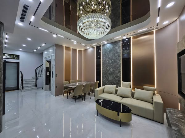 Bán Nhà Phố Nguyễn Văn Cừ 50m2 6T, Mặt Tiền Quyền Lực, Lô Góc, Full Nội Thất - 12.X Tỷ - Ảnh 1