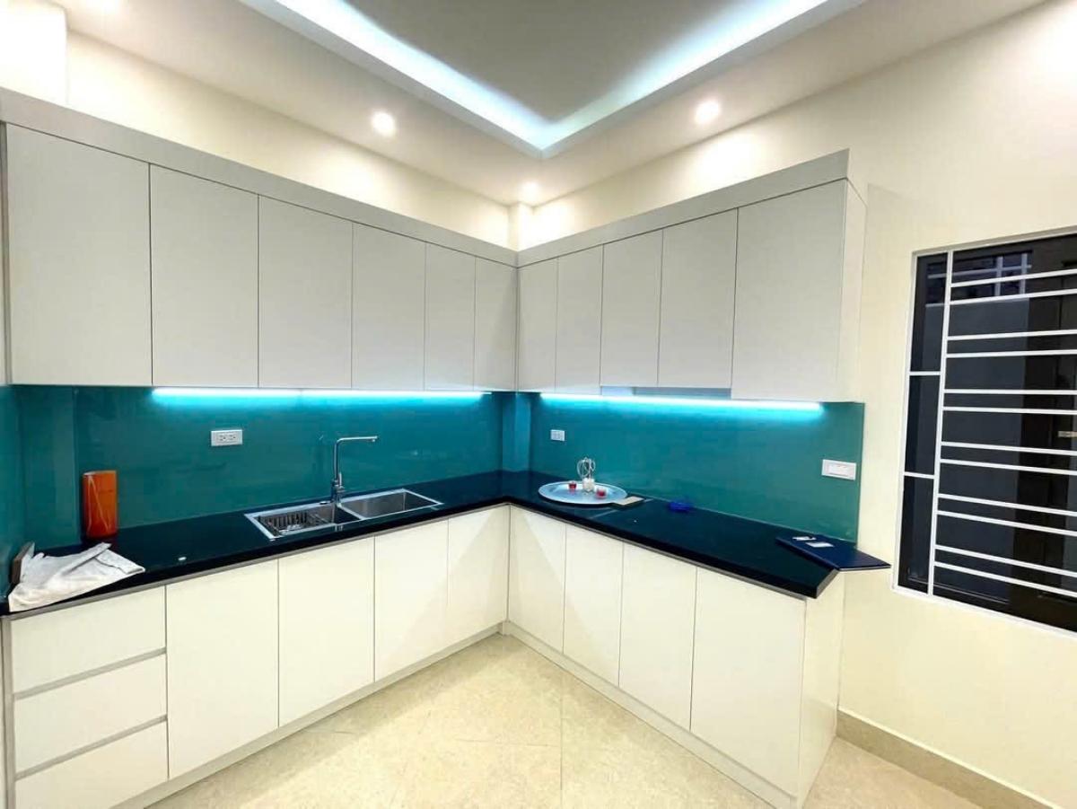 BÁN NHÀ YÊN HÒA CẦU GIẤY, NGÕ THÔNG, NHÀ XÂY MỚI, NỘI THẤT ĐẦY ĐỦ, SỔ ĐỎ NỞ HẬU, 51M2, 5 TẦNG, 9.3 TỶ - Ảnh 1