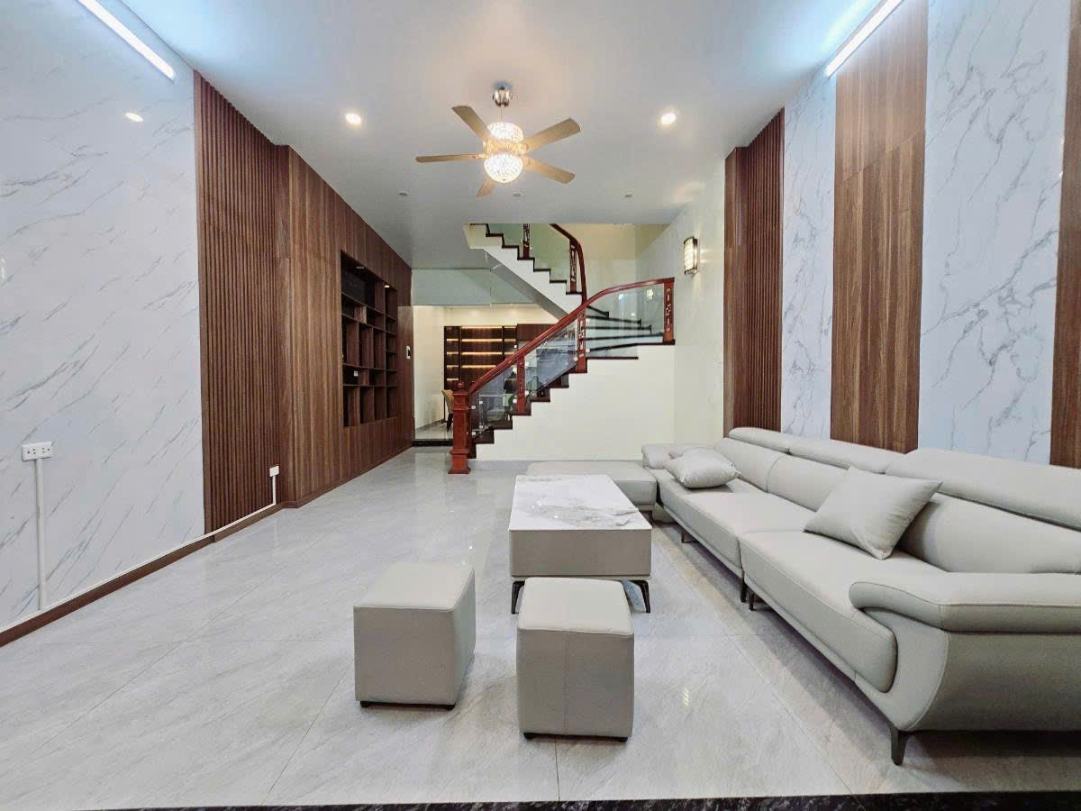 🏠 BÁN NHÀ DÂN XÂY FULL NỘI THẤT – TT CẦU GIẤY – VỊ TRÍ ĐẸP – GIÁ TỐT 65M2*4T - Ảnh 4