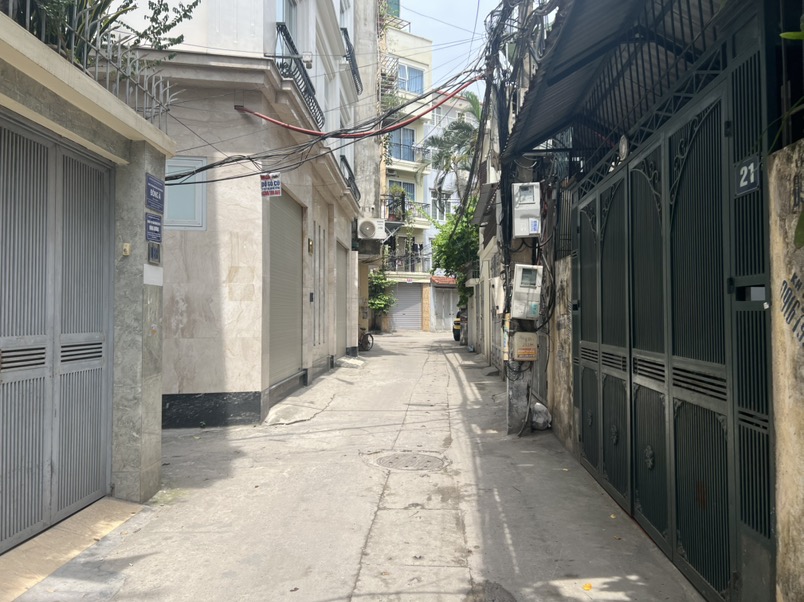 Bán nhà phố Lạc Trung ngõ nông ô tô thang máy dòng tiền 50 triệu khu vực đắt đỏ 70m2 giá 18 tỷ - Ảnh chính