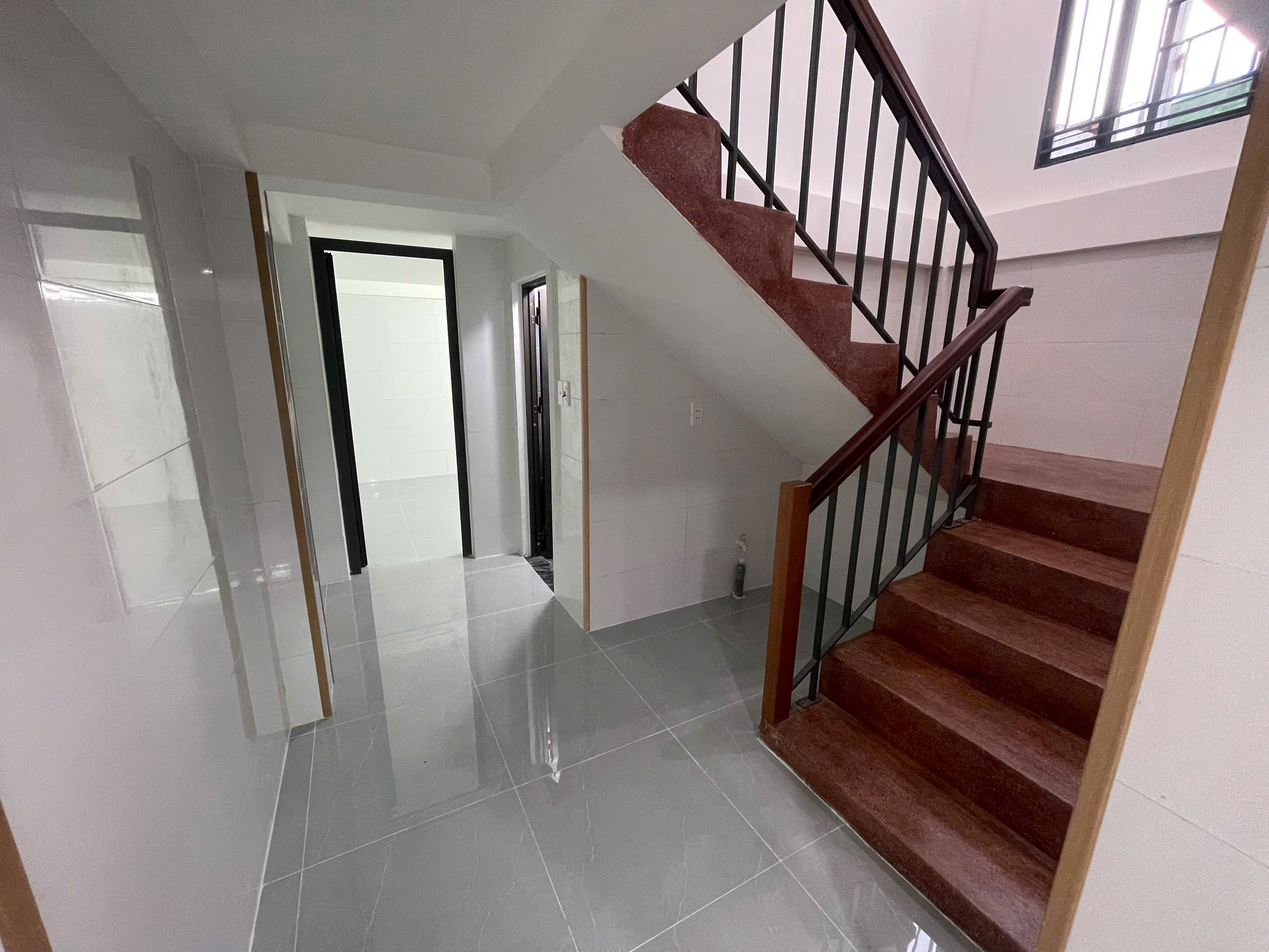 BÁN NHÀ SIÊU PHẨM NHÀ MẶT TIỀN ĐƯỜNG NHỰA DH409 HÒA TIẾN - Ảnh 1