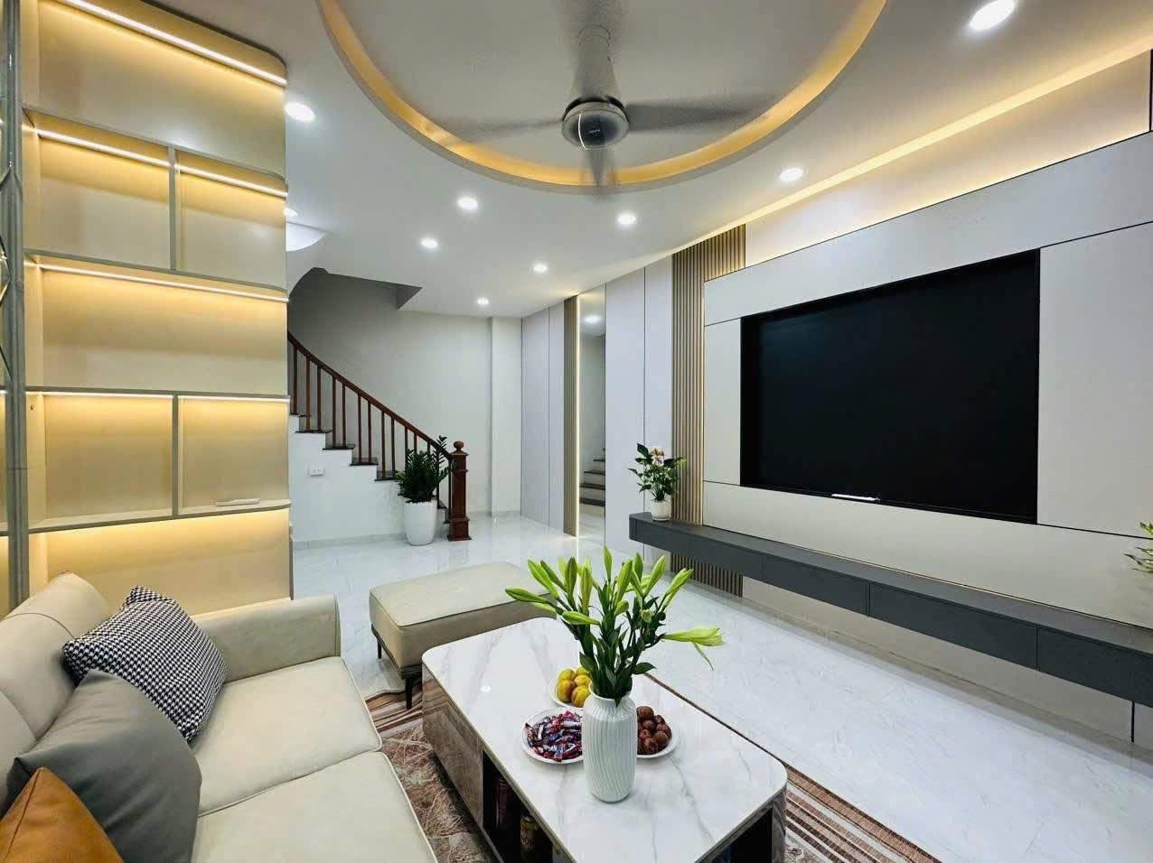 Bán nhà Tả Thanh Oai, Thanh Trì + 42 m², 5T, full nội thất xịn xò + 5,45 tỷ + 0844444453 - Ảnh 1