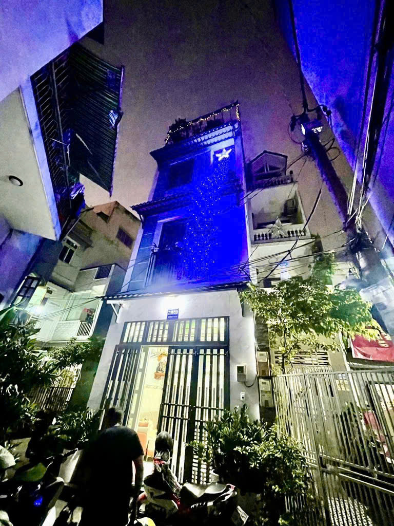 Giá mới : 6 tỷTRUNG TÂM TÂN BÌNH - CÁCH CHỢ PHẠM VĂN HAI 300M - NHÀ 4 TẦNG BTCT - SỔ ĐẸP - Ảnh 3